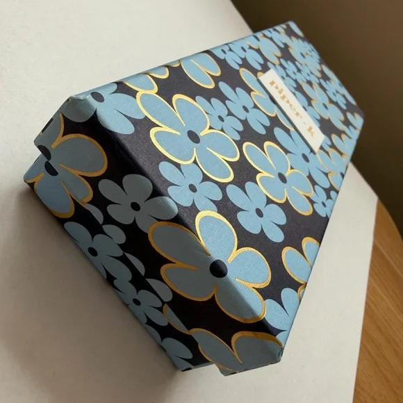 Piper K Paris Themed Bag Charm / Keychain in Gold & Pink - Picture 10 of 14